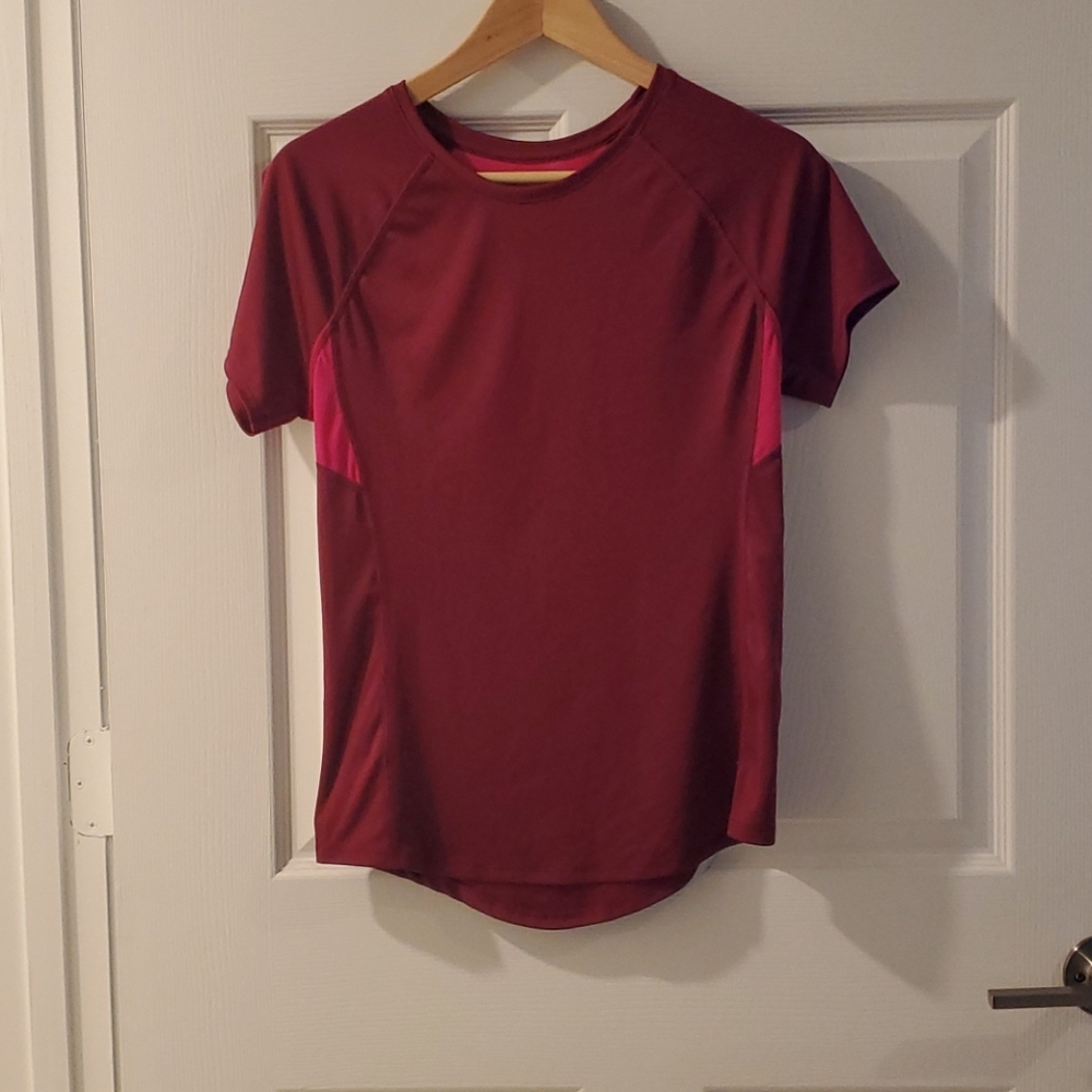 Semi-Fitted Old Navy's Active Women's Shirt